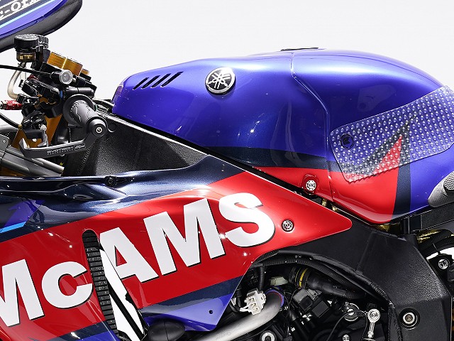 Fuel tank - New design for 2020, produced by Yamaha Racing in Italy, giving a lower centre of gravity, improving rider comfort and also has aerodynamic advantages.