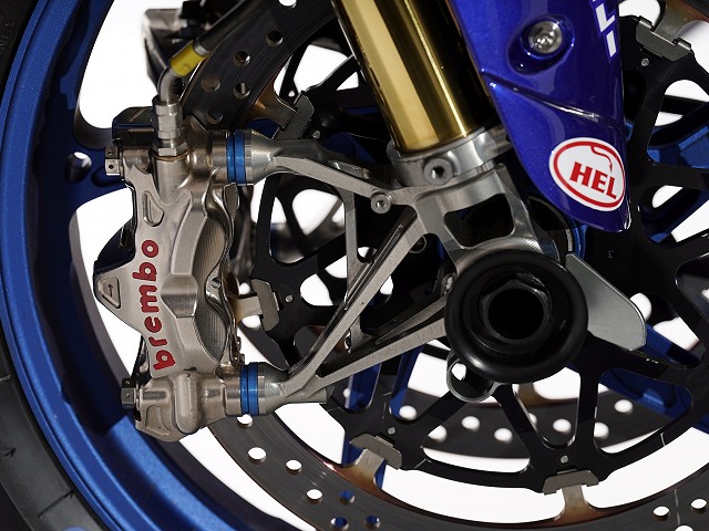 Brakes - New for 2020, we are using Brembo calipers and discs both front and rear with SBS brake pads. For the rear brake both riders now use a standard foot rear brake and BMX style hand brake linked through a special dual master cylinder and HEL brake hoses.